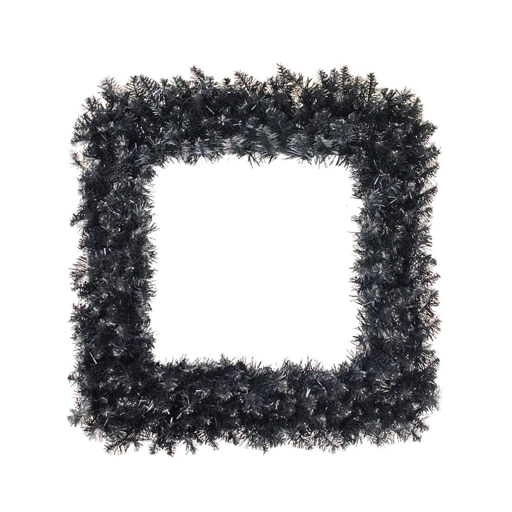 Vickerman Artificial Unlit Christmas Wreath (325416)