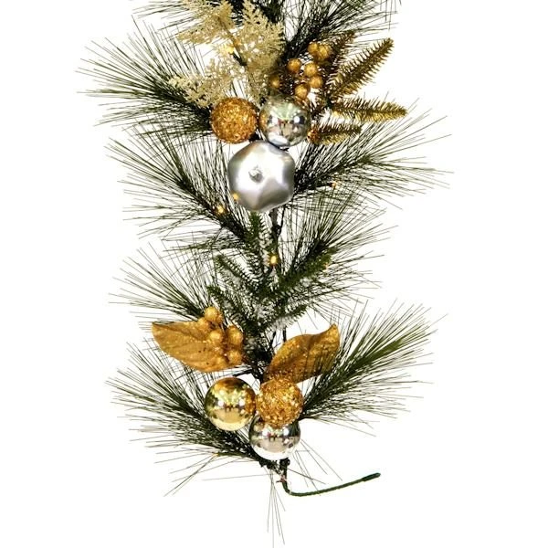 Vickerman Pre-Lit Artificial Christmas Garland (675823) - Image 4