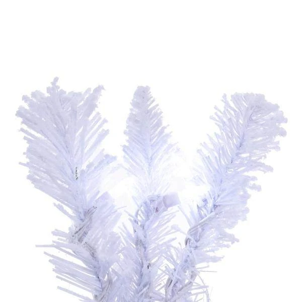 Vickerman Unlit Artificial Christmas Wreath (713266) - Image 3